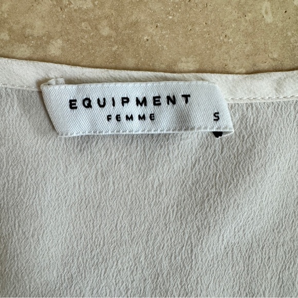 Equipment Ivory Short Sleeve Round Neck Lace Cut Out Womens Size S Silk Blouse - Picture 13 of 16